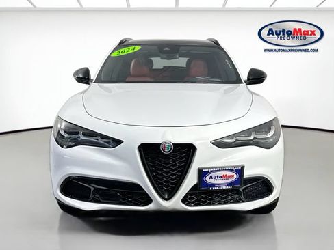 Used 2024 Alfa Romeo Stelvio Veloce AWD/4WD image 6