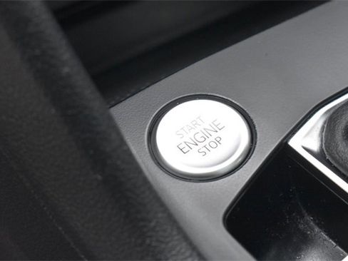 Used 2022 Volkswagen Taos SE image 26