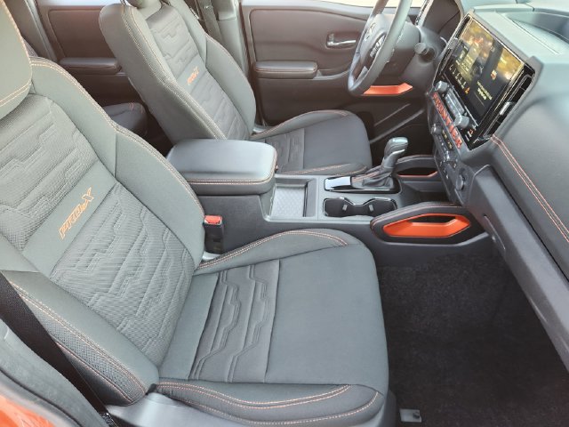 Used 2025 Nissan Frontier Pro-X RWD image 12