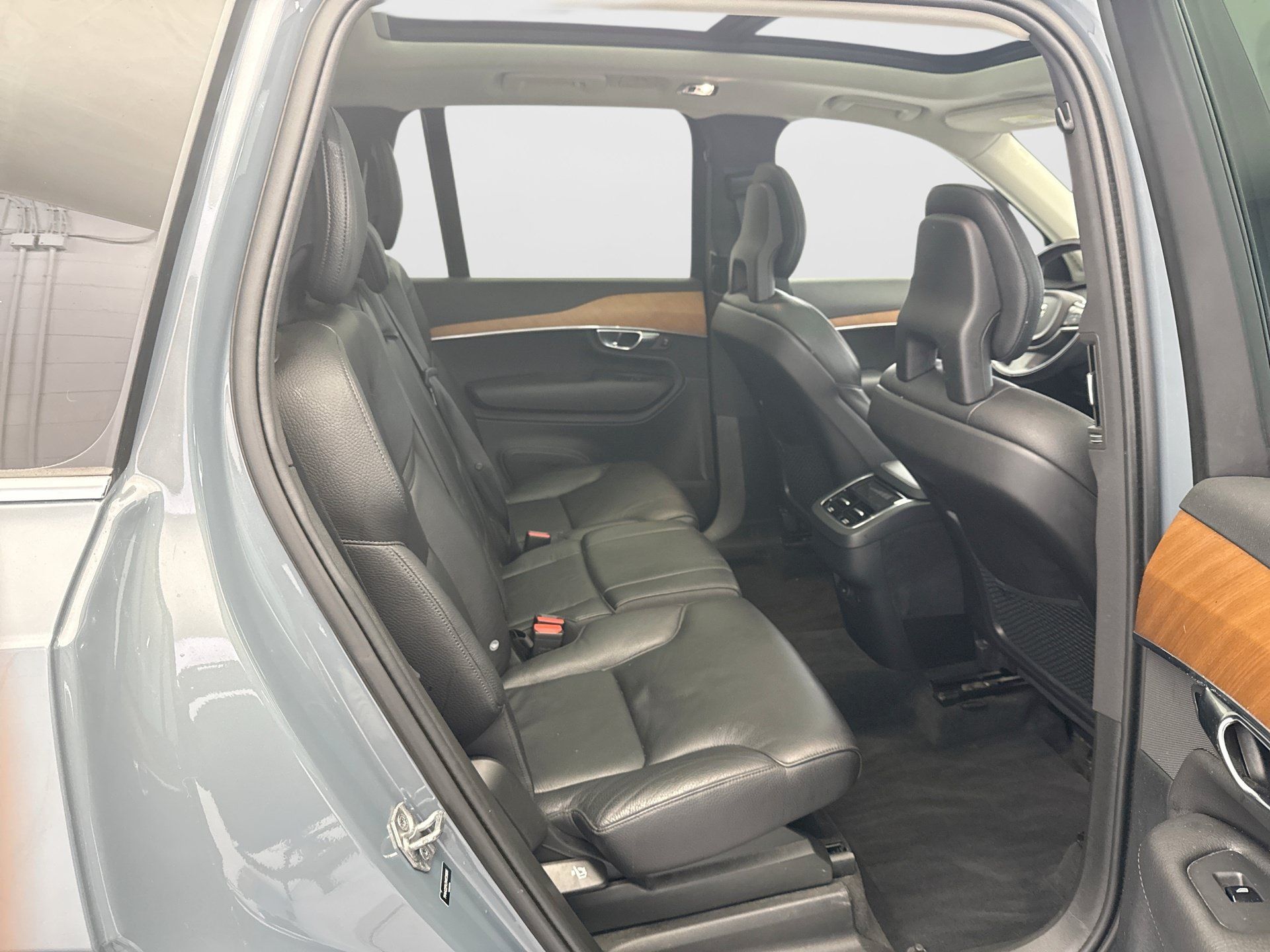 Used 2021 Volvo XC90 T6 Momentum w/ Advanced Package AWD/4WD image 19