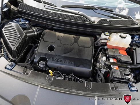 Used 2022 Chevrolet Traverse LT FWD image 39