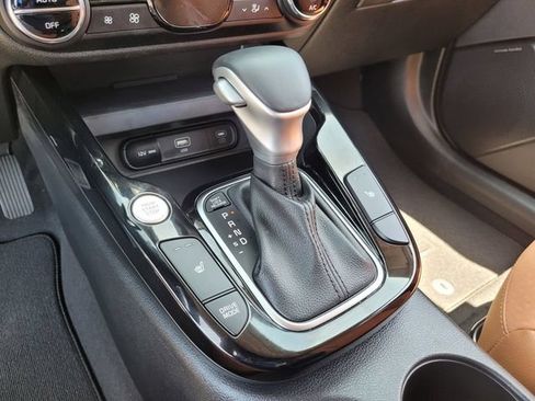 Certified 2025 Kia Soul EX FWD image 22