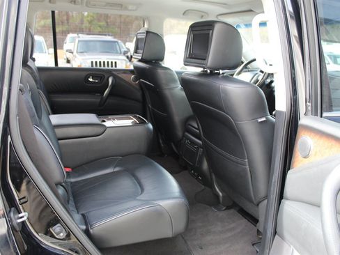 Used 2014 INFINITI QX80 4WD w/ Deluxe Touring Package image 14