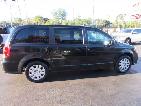 Used 2016 Dodge Grand Caravan SE w/ Quick Order Package 29E SE image 5