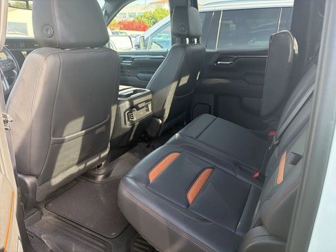 Certified 2023 GMC Sierra 1500 AT4 w/ AT4 Preferred Package image 5