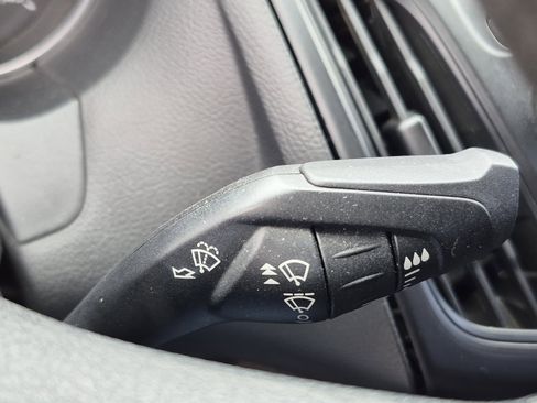 Used 2018 Ford Focus S FWD image 32