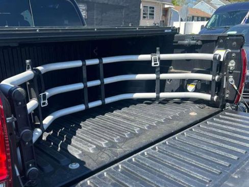 Used 2017 Toyota Tacoma TRD Off-Road image 28