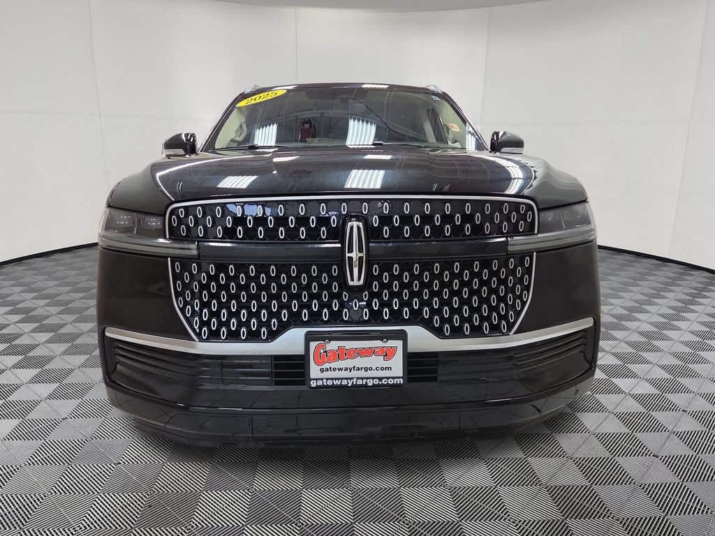 Used 2025 Lincoln Navigator Reserve AWD/4WD image 5