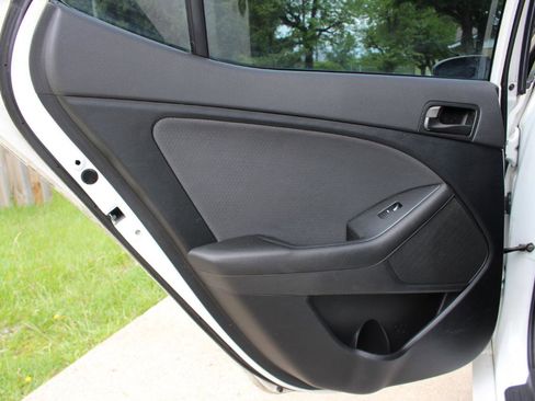 Used 2015 Kia Optima LX FWD image 27