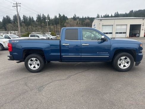 Used 2017 Chevrolet Silverado 1500 LTZ Z71 w/ LTZ Plus Package image 2