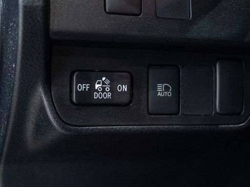 Certified 2020 Toyota Tacoma SR image 16