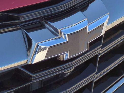 Used 2025 Chevrolet Equinox ACTIV w/ Safety and Technology Package image 31