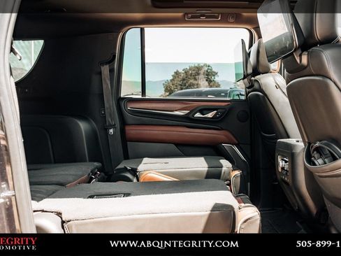 Used 2023 GMC Yukon XL Denali Ultimate AWD/4WD image 52