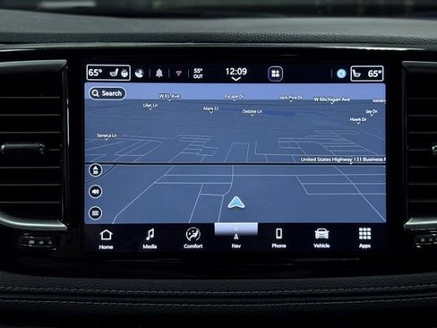 Certified 2025 Chrysler Pacifica Limited FWD image 44