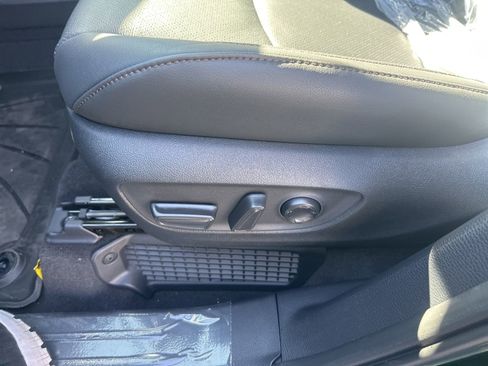 Certified 2026 Toyota Sienna Platinum image 6