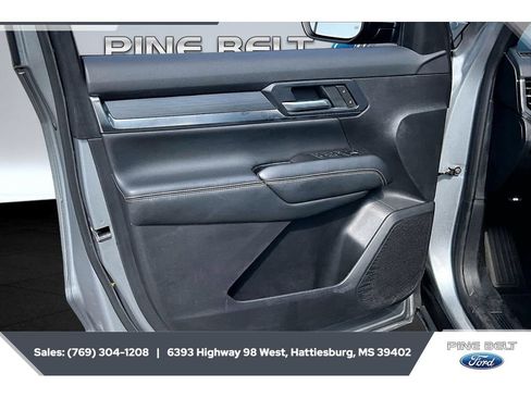 Used 2025 GMC Terrain Elevation FWD image 17