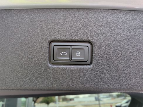 Used 2023 Audi Q8 Premium Plus w/ Premium Plus Package image 37