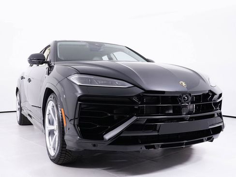 Used 2026 Lamborghini Urus SE image 18