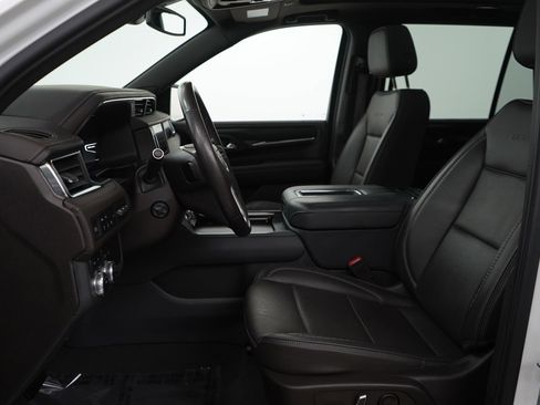 Used 2022 GMC Yukon Denali image 17