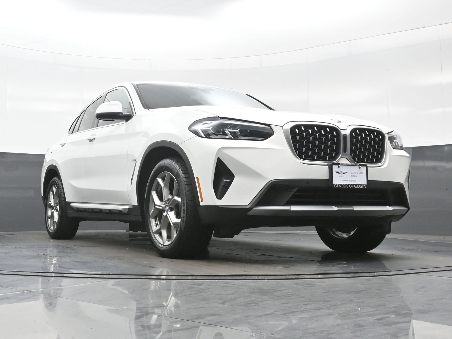Used 2025 BMW X4 xDrive30i AWD/4WD image 34
