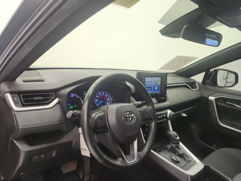 Used 2022 Toyota RAV4 SE image 12