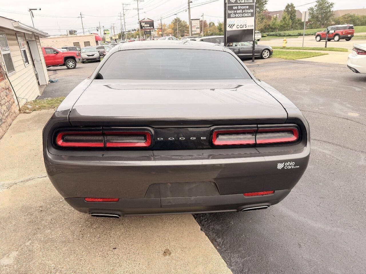 Used 2016 Dodge Challenger SXT RWD image 6