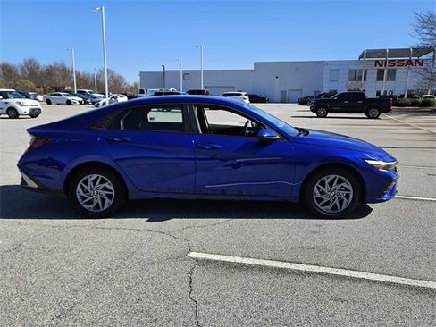 Used 2024 Hyundai Elantra SEL image 13