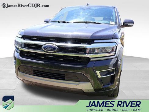 Used 2024 Ford Expedition Limited RWD image 3