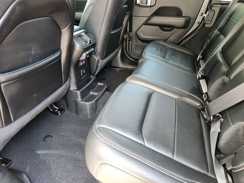 Used 2019 Jeep Wrangler Unlimited Sahara w/ Safety Group AWD/4WD image 9