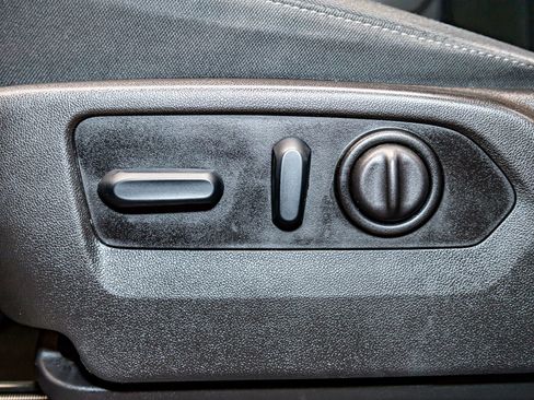 Used 2022 Chevrolet Silverado 1500 LT Trail Boss w/ Bed Protection Package image 23