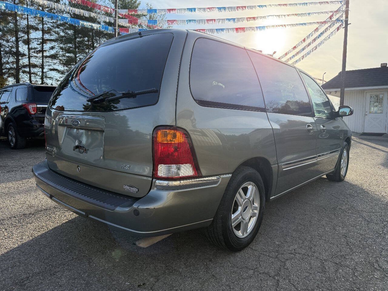 Used 2002 Ford Windstar SE FWD image 5