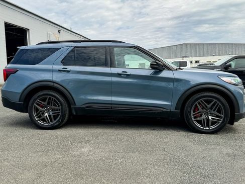 Certified 2025 Ford Explorer ST AWD/4WD image 2