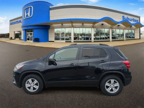 Used 2022 Chevrolet Trax LT w/ Driver Confidence Package image 5
