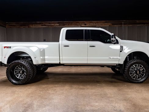 Used 2022 Ford F350 Platinum image 10