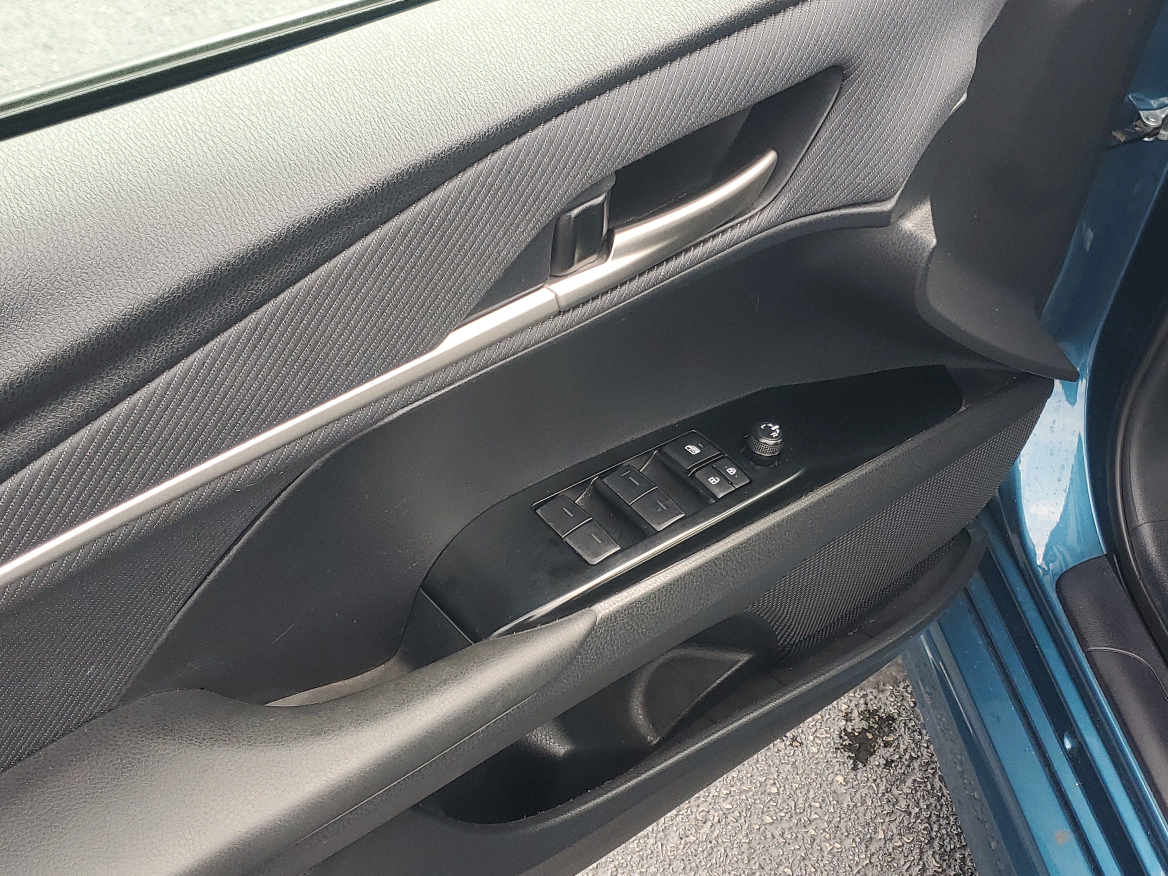 Certified 2025 Toyota Camry SE FWD image 19