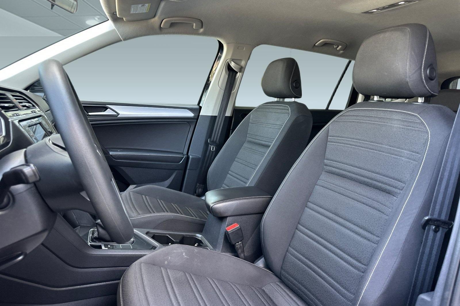 Used 2022 Volkswagen Tiguan S FWD image 5