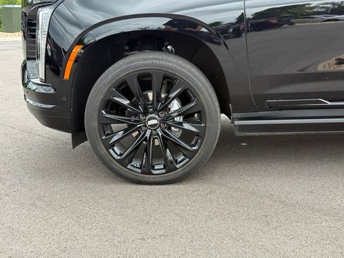 Used 2025 Cadillac Escalade Sport Platinum w/ LPO, ONYX Package AWD/4WD image 11