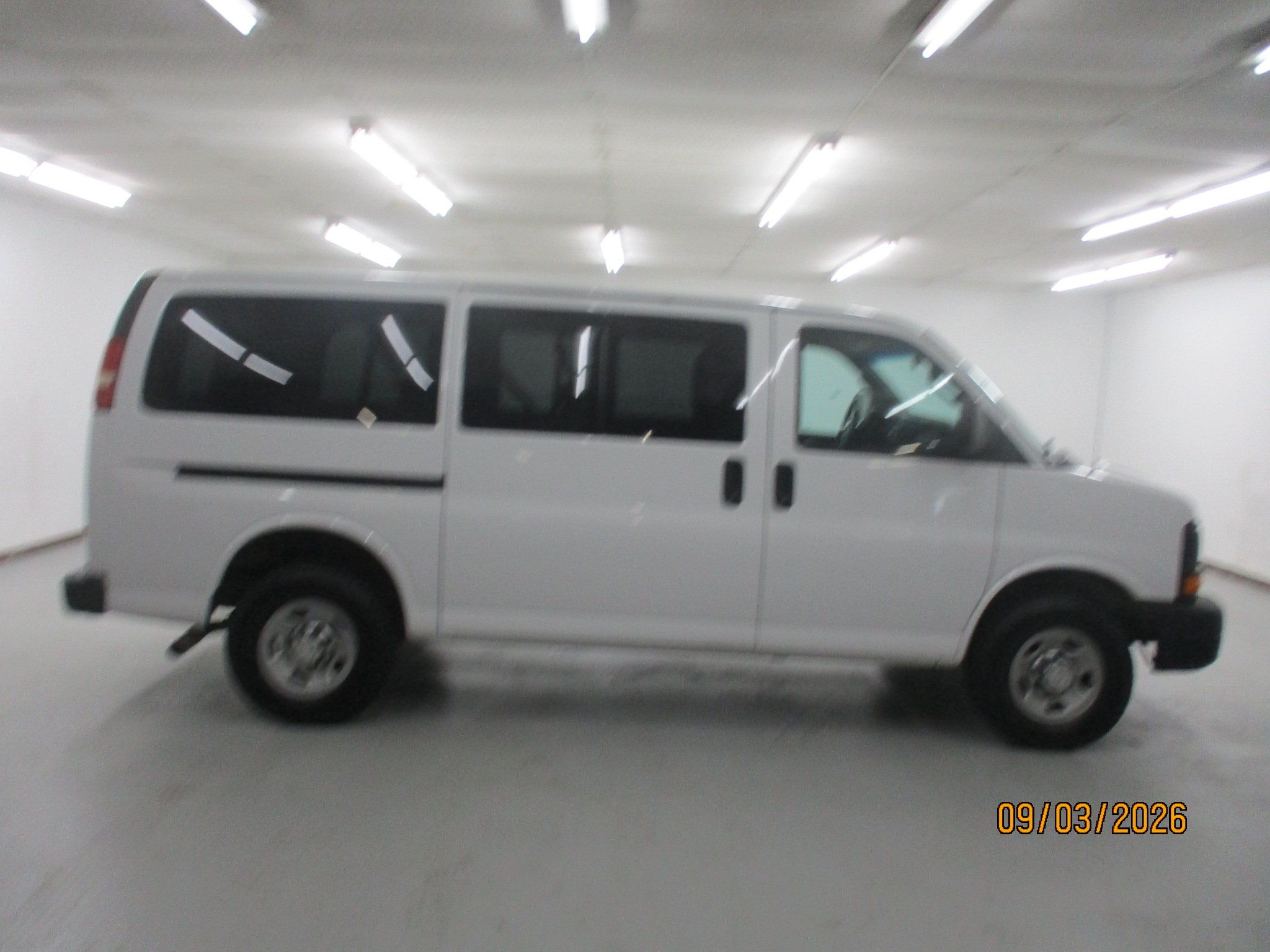 Used 2017 Chevrolet Express 2500 LS RWD image 8