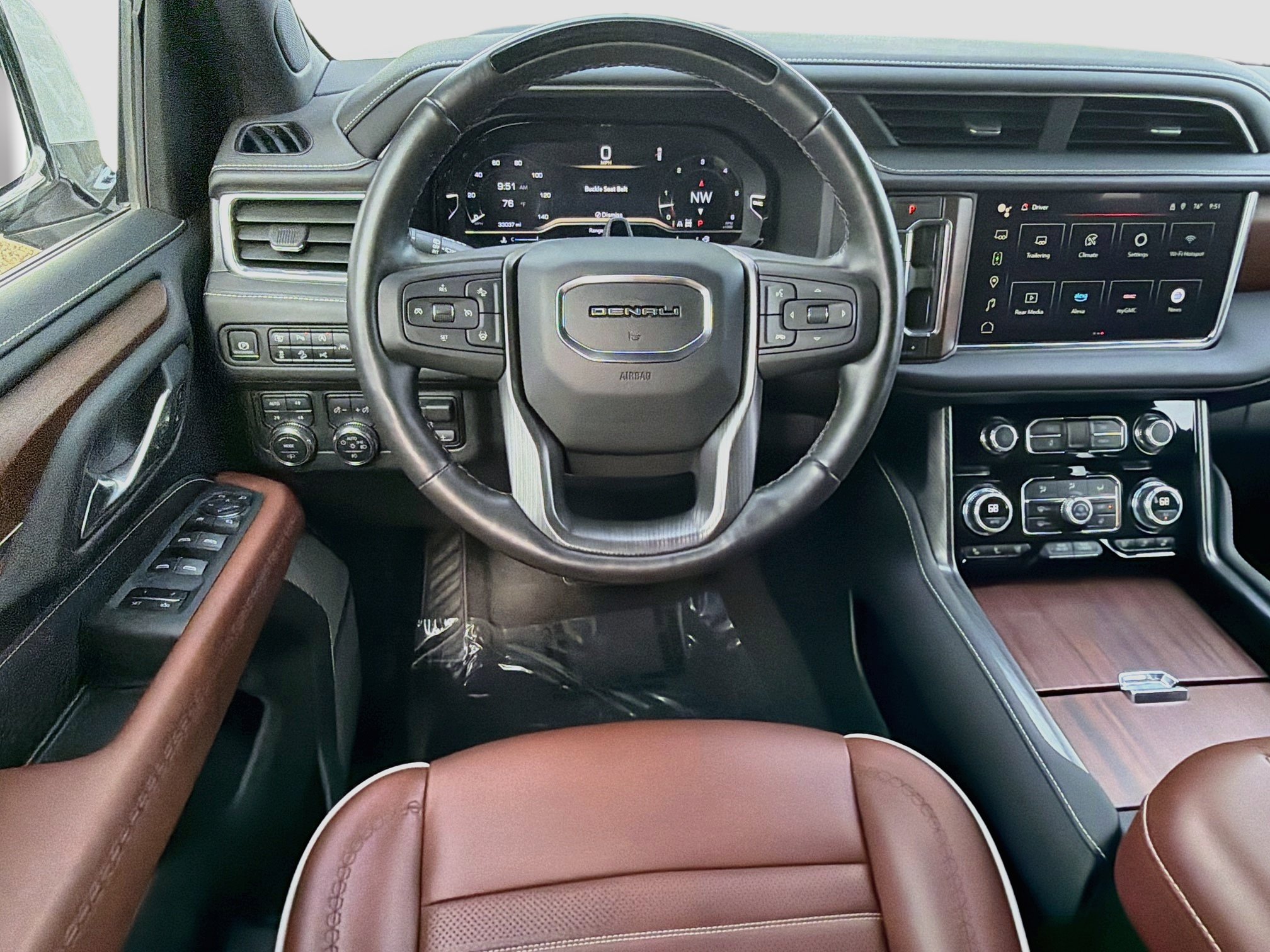 Used 2023 GMC Yukon Denali Ultimate AWD/4WD image 24