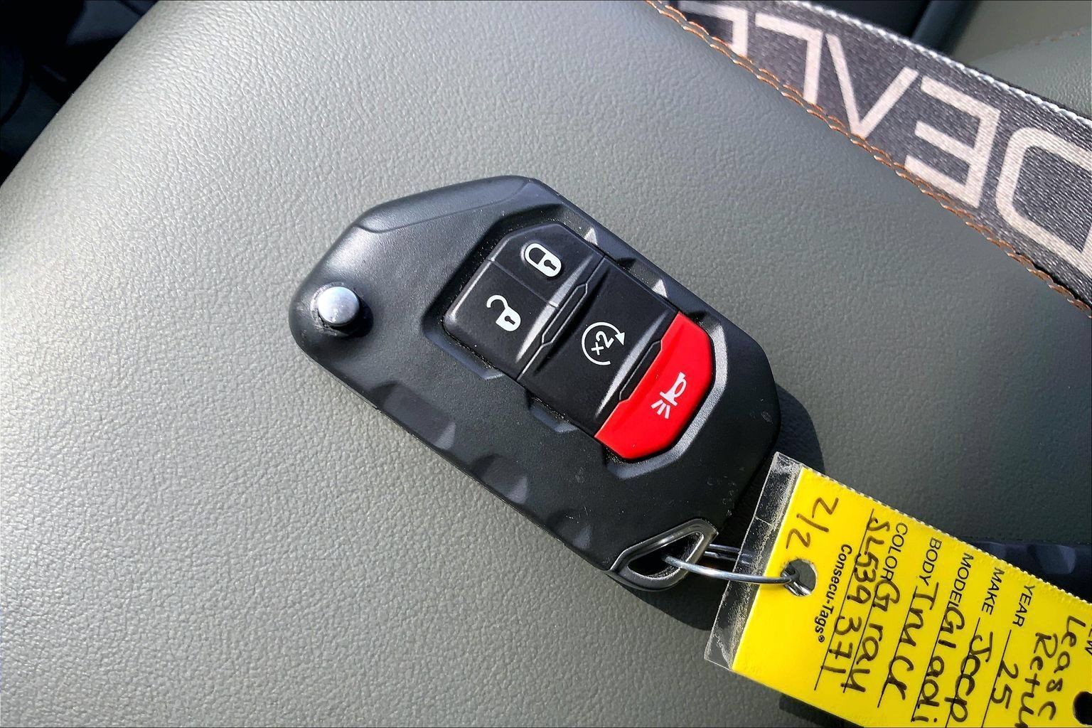 Certified 2025 Jeep Gladiator Mojave w/ Safety Group AWD/4WD image 14