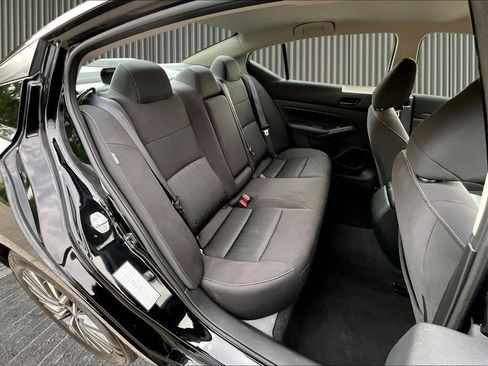 Used 2025 Nissan Altima 2.5 SV FWD image 27