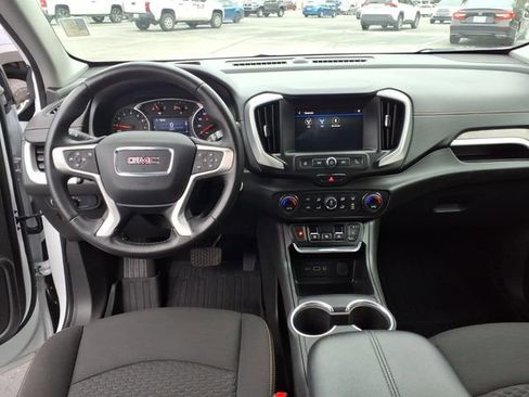 Used 2021 GMC Terrain SLE w/ Driver Convenience Package image 10