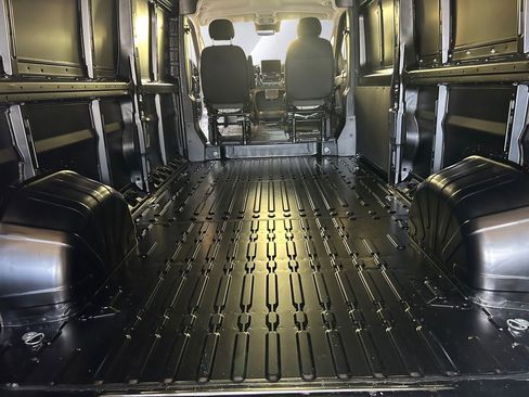 New 2025 RAM ProMaster 3500 w/ Quick Order Package 22G SLT image 14