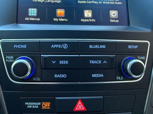 Used 2017 Hyundai Santa Fe Sport image 18