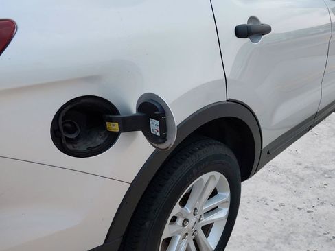Used 2017 Ford Explorer 4WD image 16