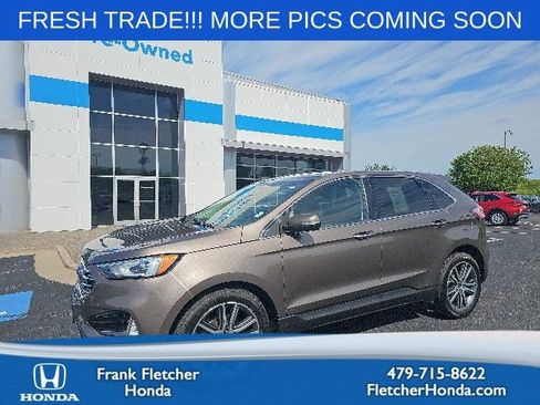 Used 2019 Ford Edge Titanium FWD image 1
