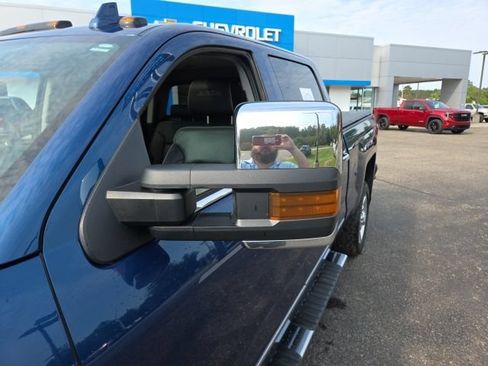 Used 2018 Chevrolet Silverado 2500 High Country AWD/4WD image 49