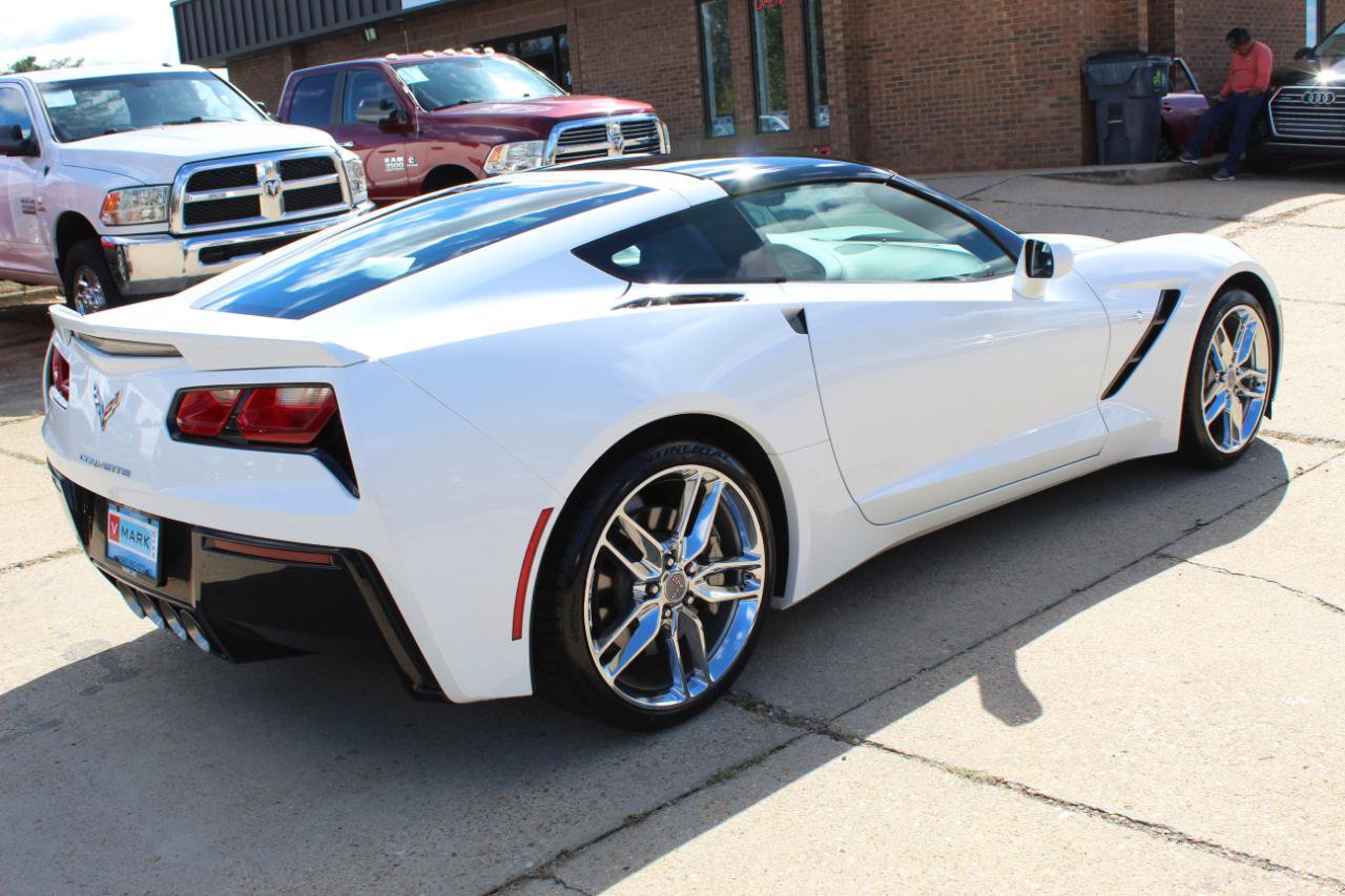 Used 2016 Chevrolet Corvette Stingray Coupe w/ 2LT Preferred Equipment Group RWD image 6
