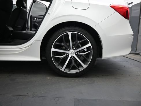 Used 2024 Honda Civic Touring image 20