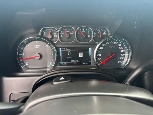 Used 2019 Chevrolet Suburban LT RWD image 14